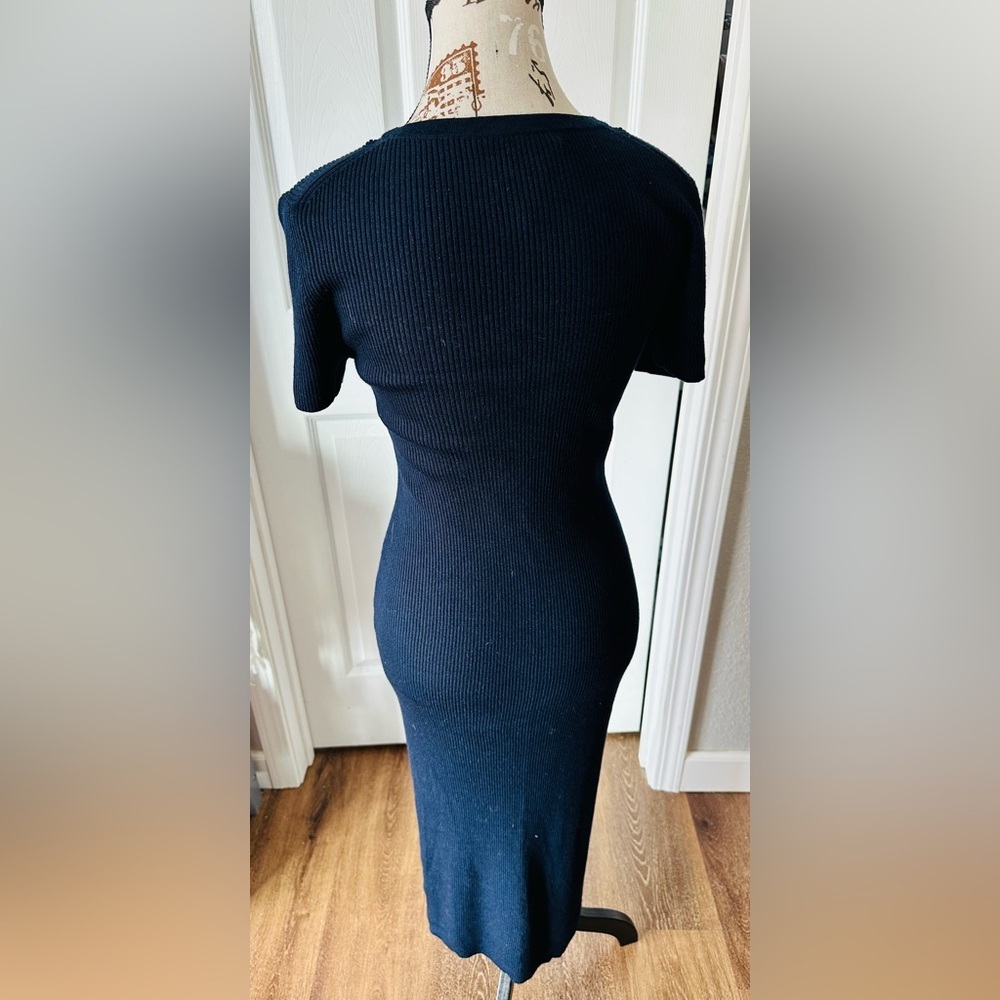 Short Sleeve Midi Sweater Dress - Picture 4 of 10